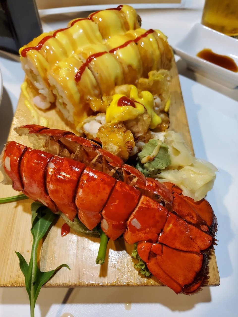 Japanese restaurant menu with lunch specials.